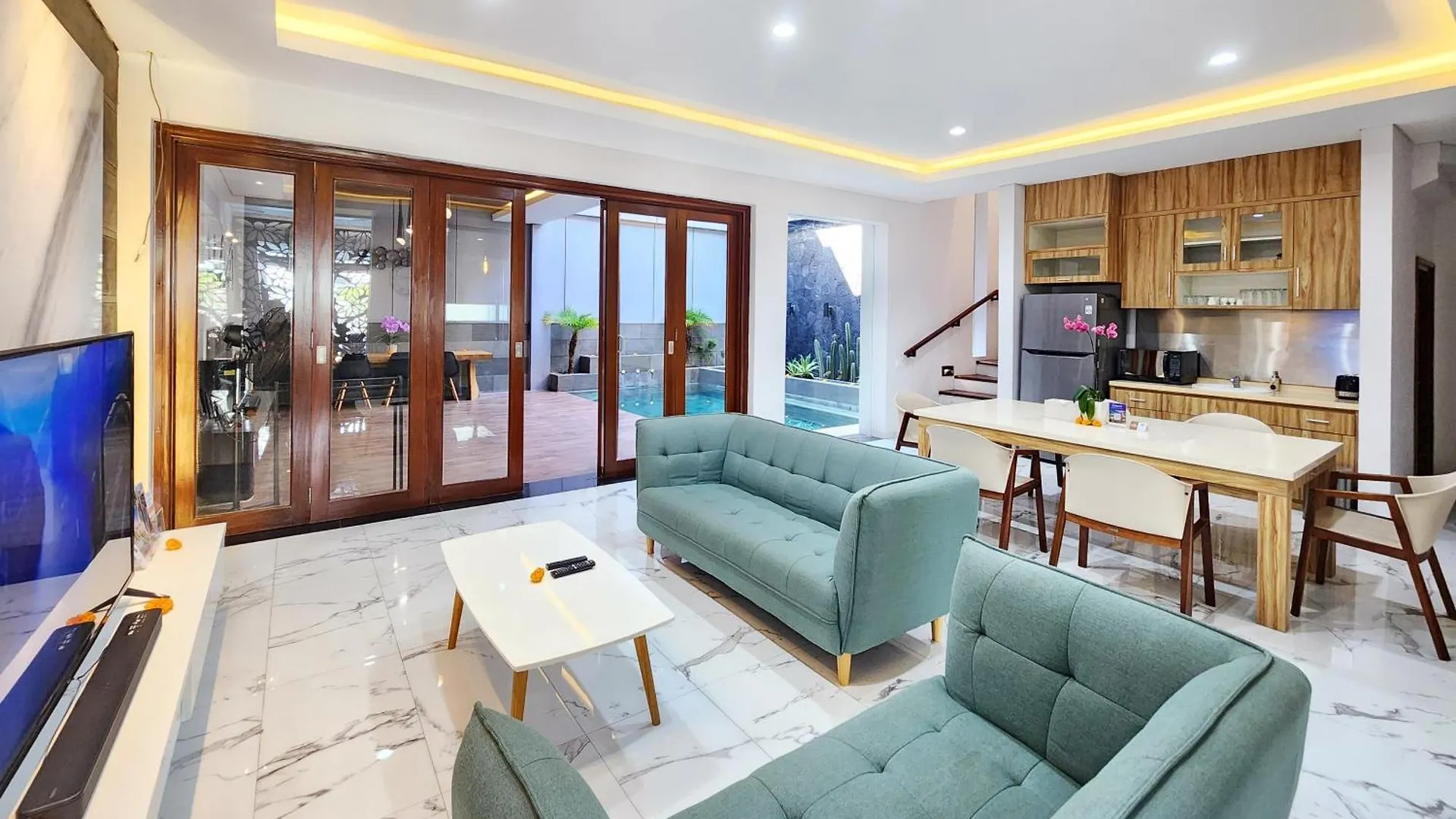 Villa Rumpi Seminyak By Nagisa Bali Legian   Legian (Bali)